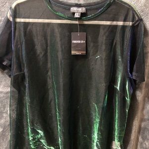 Holographic mesh tee